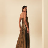 PARLAK KUMAŞ ÇİÇEK DETAYLI STRAPLEZ ABİYE GOLD