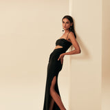 ÜSTÜ STRAPLEZ PAYETLİ ETEĞİ JARSE YIRTMAÇLI  ELBİSE SİYAH