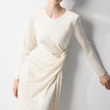 BEDENİ DRAPE DETAYLI UZUN KOLLU MİDİ BOY SATEN ELBİSE BEJ