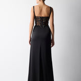 ASKILI TRANSPARAN DETAYLI BALENLİ İŞLEMELİ UZUN KREP SATEN ELBİSE SİYAH