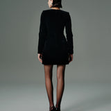 BELE OTURAN UZUN KOLLU KISA KOTON KADİFE ELBİSE SİYAH