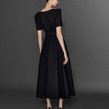 GOLD AKSESUAR DETAYLI MİDİ BOY TÜVİT ELBİSE SİYAH