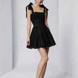 BÜZGÜ DETAYLI KALIN ASKILI DANTEL ELBİSE SİYAH