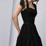 BÜZGÜ DETAYLI KALIN ASKILI DANTEL ELBİSE SİYAH