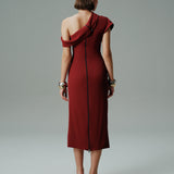 DRAPE VE DÜŞÜK OMUZ DETAYLI MİDİ BOY ELBİSE BORDO
