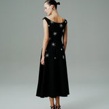 İŞLEMELİ MİDİ BOY ELBİSE SİYAH