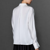 YAKADA VE ÖN PATTA TAŞ İŞLEMELİ SATEN GÖMLEK BEYAZ