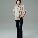 FULAR YAKA BAĞLAMALI UZUN KOLLU SATEN GÖMLEK BEJ