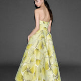 STRAPLEZ YAKALI DAİRE KLOŞ ETEKLİ UZUN İŞLEMELİ TÜL ELBİSE SARI